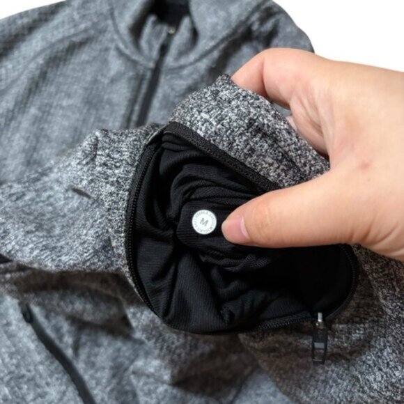 Lululemon Men Engineered Warmth Jacket Gray Size Medium - Picture 3 of 4